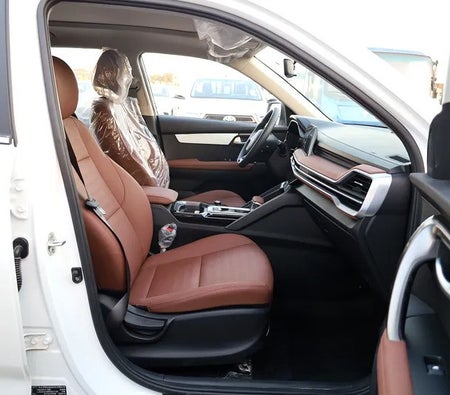 White Kia Sportage 2024