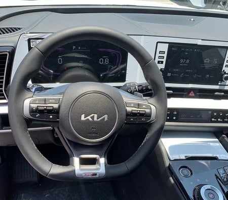 White Kia Sportage GT-Line 2024