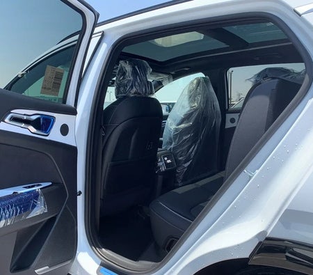 White Kia Sportage GT-Line 2024
