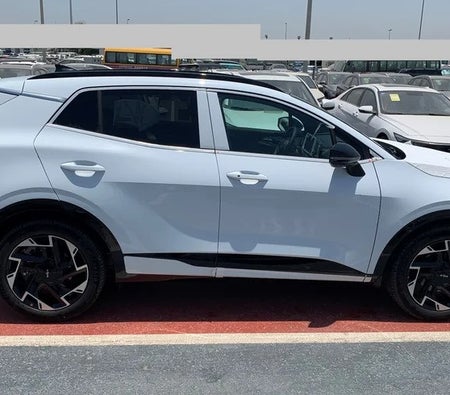 White Kia Sportage GT-Line 2024