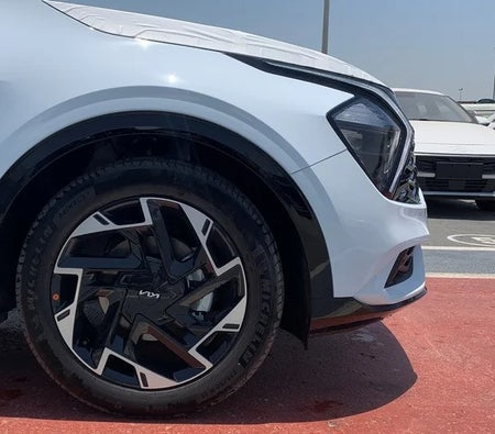 White Kia Sportage GT-Line 2024