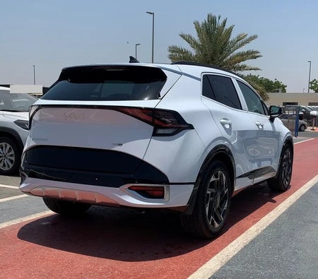 White Kia Sportage GT-Line 2024