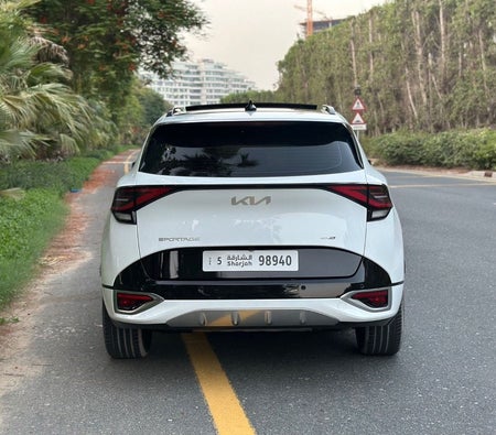 White Kia Sportage 2024
