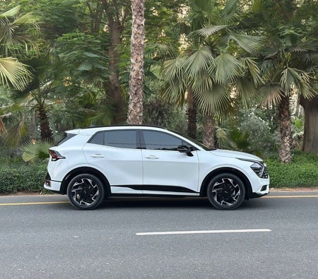 White Kia Sportage 2024
