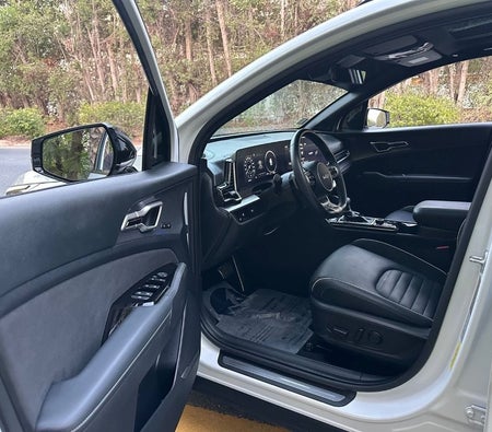 White Kia Sportage 2024