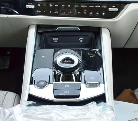 Gray Kia Sportage 2025