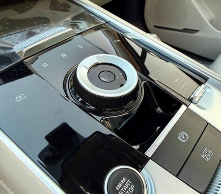 White Kia Sportage 2025