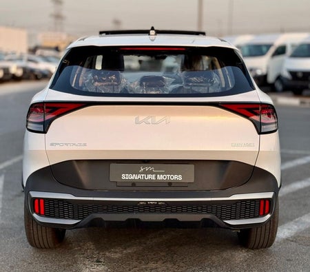 White Kia Sportage 2025