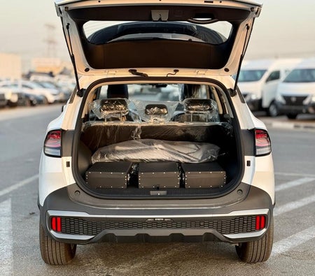 White Kia Sportage 2025