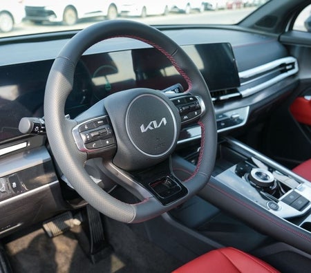 White Kia Sportage 2025