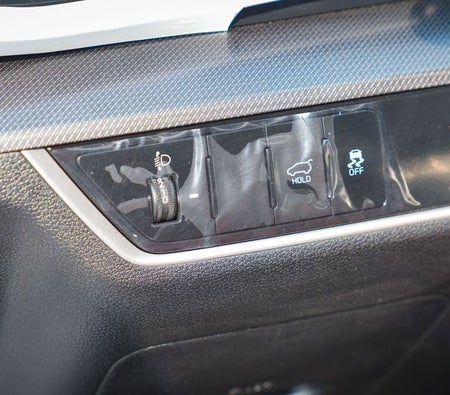 White Kia Sportage 2025