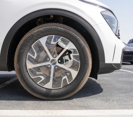 White Kia Sportage 2025