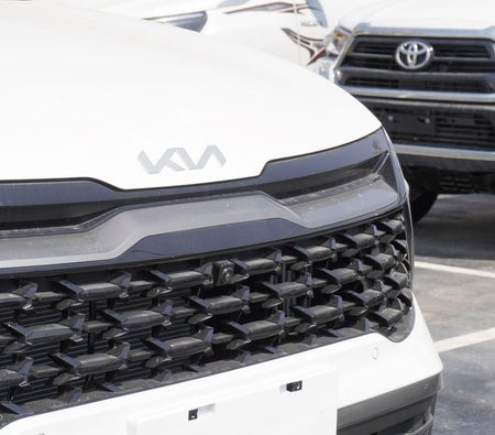 White Kia Sportage 2025