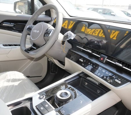 Gray Kia Sportage 2025