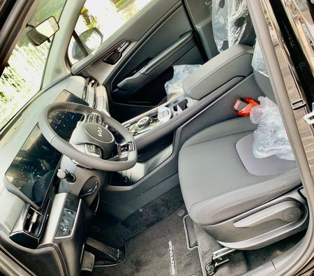 Black Kia Sportage 2025