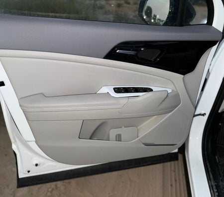 White Kia Sportage 2025