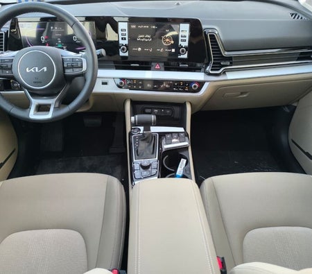 White Kia Sportage 2025