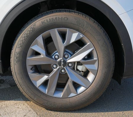 White Kia Sportage 2025