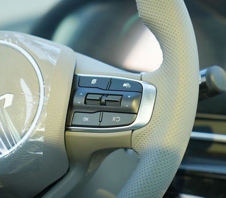 White Kia Sportage 2025