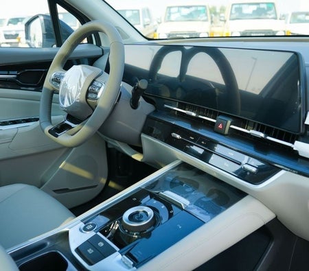 White Kia Sportage 2025