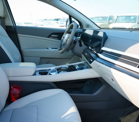 White Kia Sportage 2025