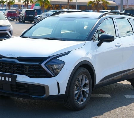 White Kia Sportage 2025