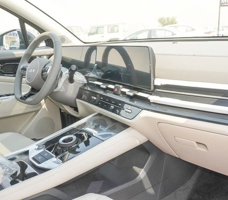Gray Kia Sportage 2025