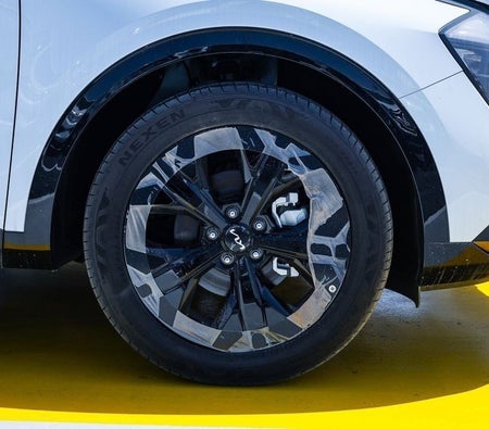 White Kia Sportage 2025