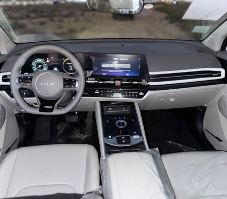 White Kia Sportage 2025