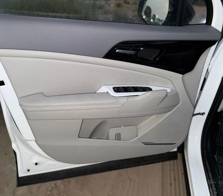 White Kia Sportage 2025