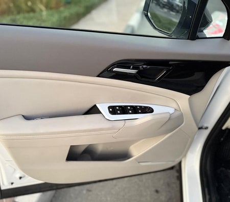 White Kia Sportage 2025