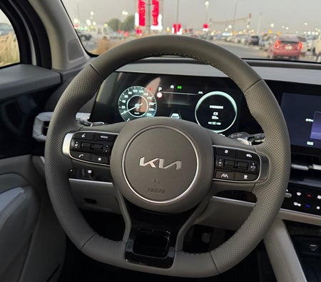 White Kia Sportage 2025