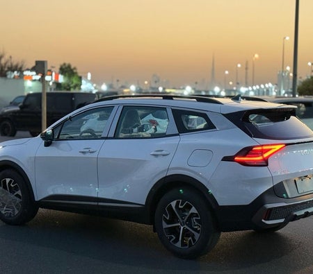 White Kia Sportage 2025