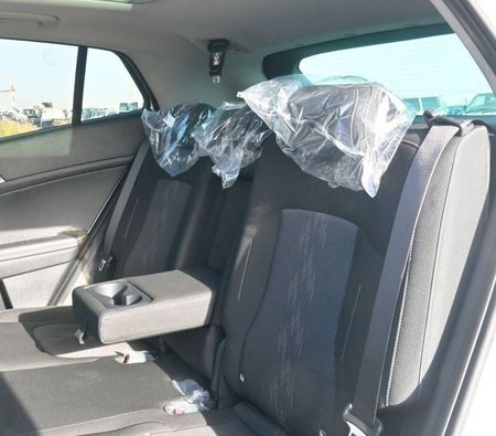 White Kia Sportage 2025