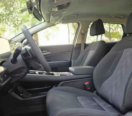 White Kia Sportage 2026