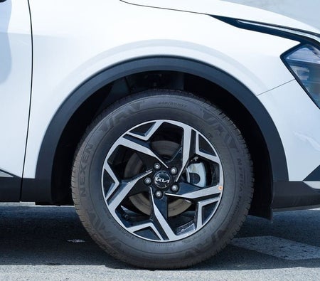 White Kia Sportage 2026