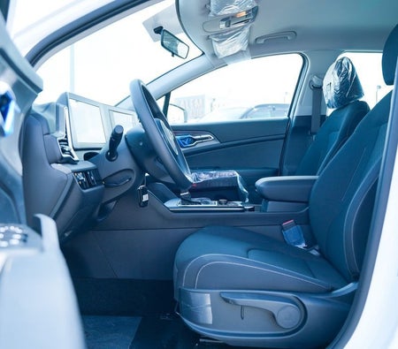 White Kia Sportage 2026