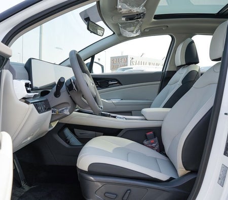 White Kia Sportage 2026