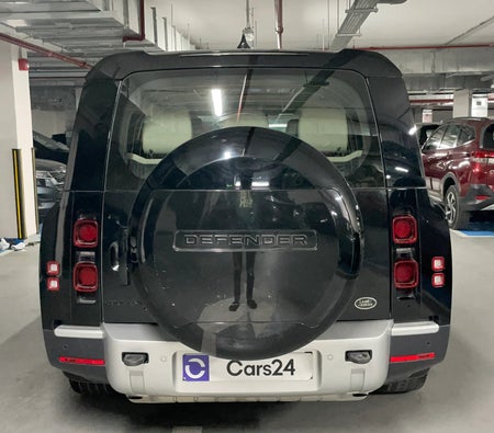 أسود لاند روڤر Defender P400 110 SE 2023