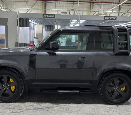 رمادي لاند روڤر Defender P400 90 HSE 2024