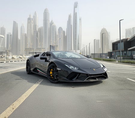 Huur Lamborghini Huracan Perfomante Spyder 2022 in Dubai