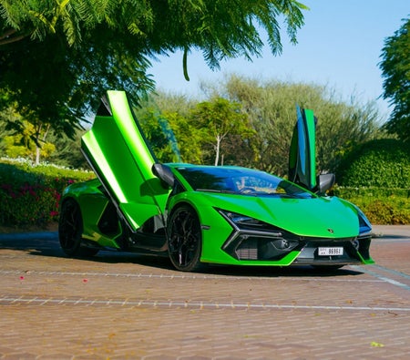 Lamborghini Revuelto 2024