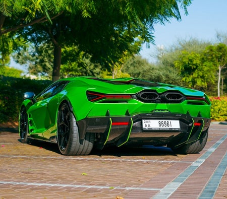 Lamborghini Revuelto 2024