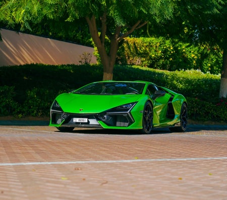 Lamborghini Revuelto 2024