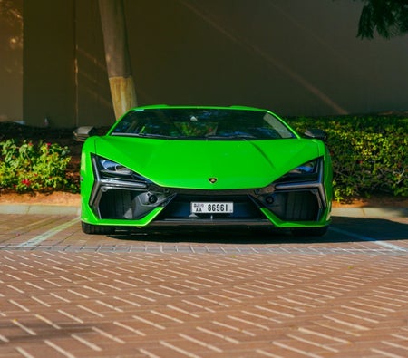 Lamborghini Revuelto 2024