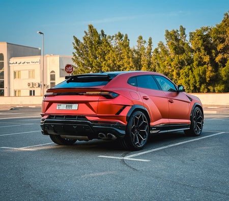 Matte Red Lamborghini Urus Performante 2023
