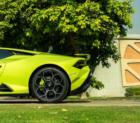 Lamborghini Huracan Tecnica 2024
