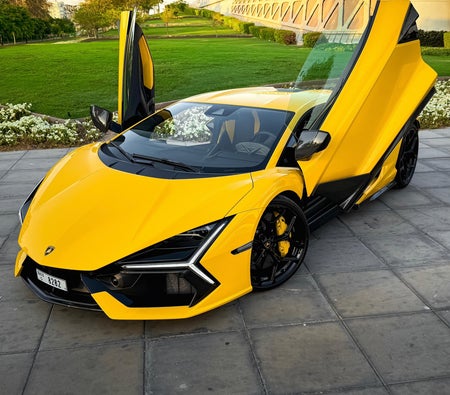 Lamborghini Revuelto 2024