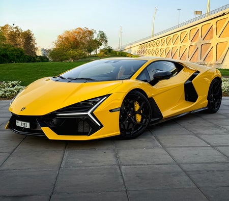 Lamborghini Revuelto 2024