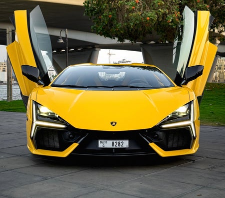 Lamborghini Revuelto 2024